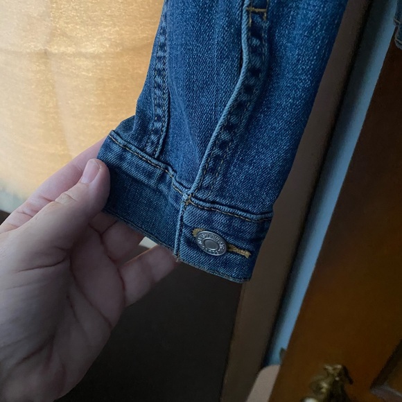 Levi's Strauss & Co - Picture 4 of 4